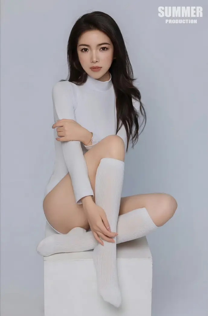 警方展示盗版Vlog存储设备